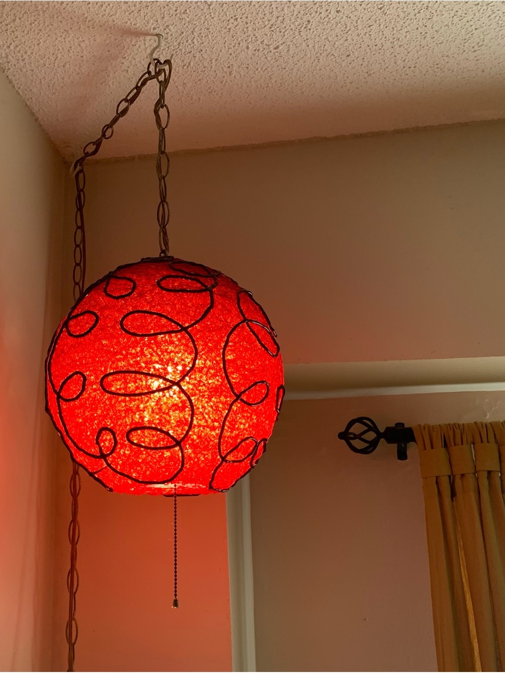 Vintage Red Hanging Lucite Spaghetti Pendant Lamp - Mid Century Modern & Retro